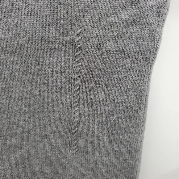 BCBGMaxAzria Women's Gray 100% Wool Short Sleeve Full Back Zip Sweater Size M - Picture 4 of 7